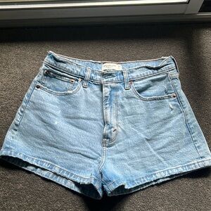 Abercrombie & Fitch The Mom Shorts High Rise